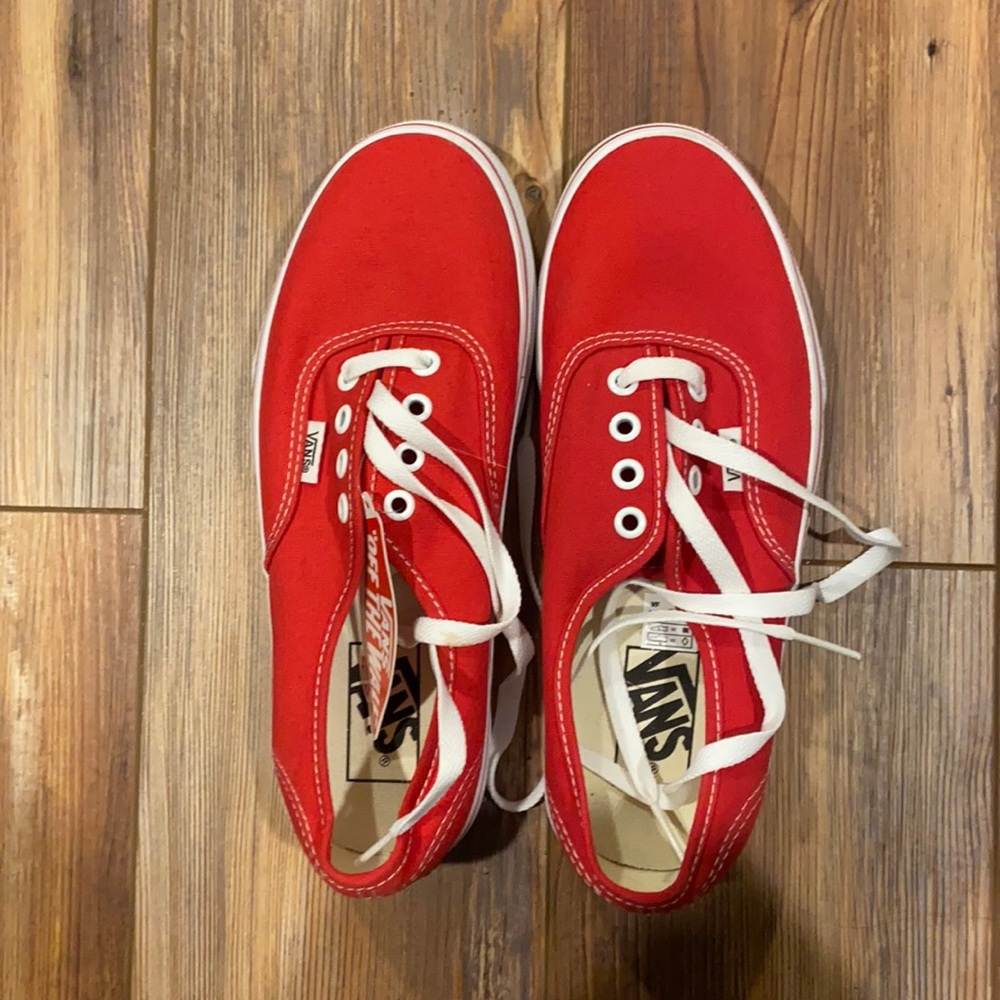 Women’s red vans
